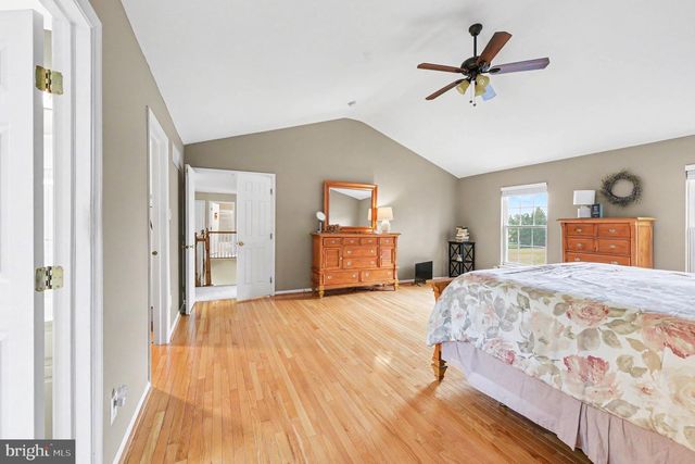 203 CRITTENDEN DR, Newtown, PA 18940