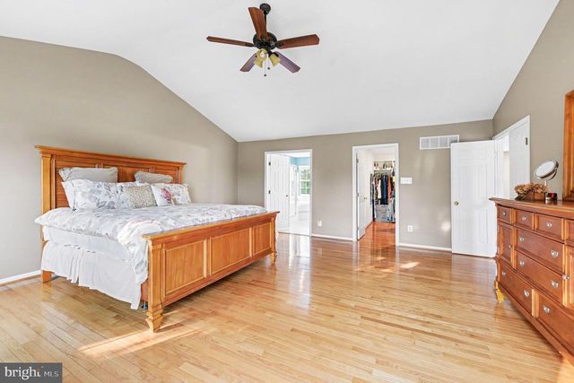 203 CRITTENDEN DR, Newtown, PA 18940