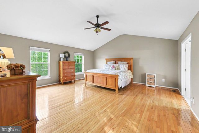 203 CRITTENDEN DR, Newtown, PA 18940