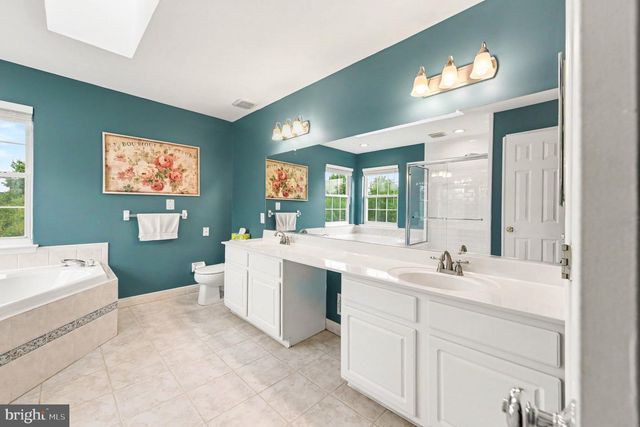 203 CRITTENDEN DR, Newtown, PA 18940