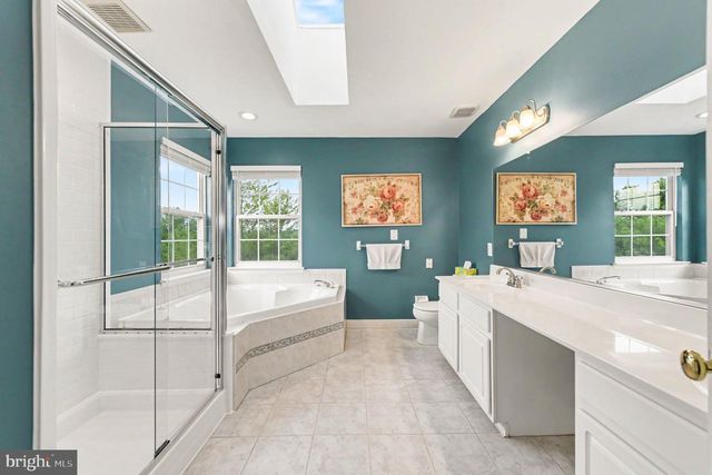 203 CRITTENDEN DR, Newtown, PA 18940