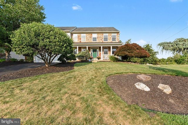 203 CRITTENDEN DR, Newtown, PA 18940