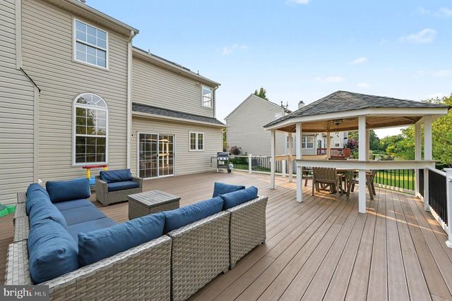 203 CRITTENDEN DR, Newtown, PA 18940