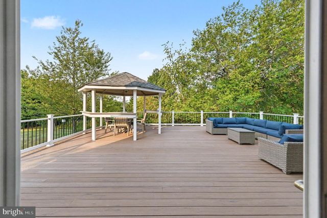 203 CRITTENDEN DR, Newtown, PA 18940