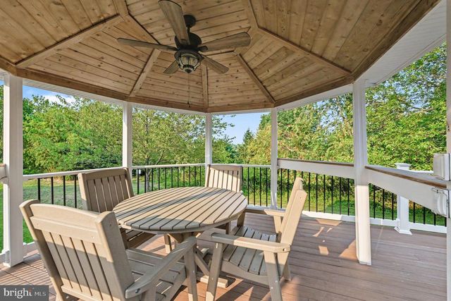 203 CRITTENDEN DR, Newtown, PA 18940