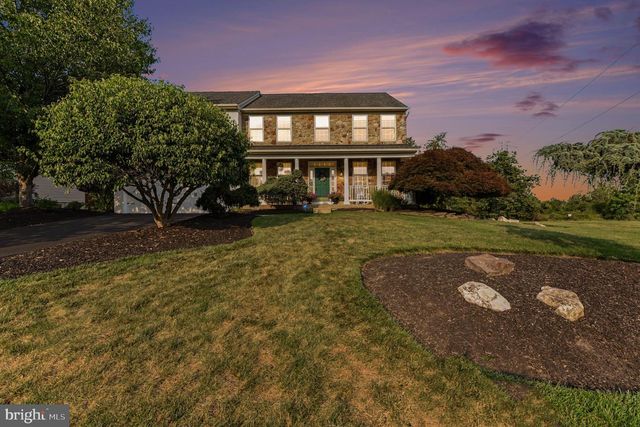 203 CRITTENDEN DR, Newtown, PA 18940