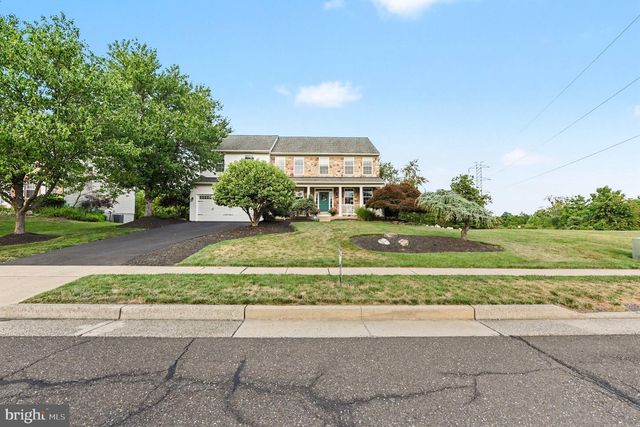 203 CRITTENDEN DR, Newtown, PA 18940