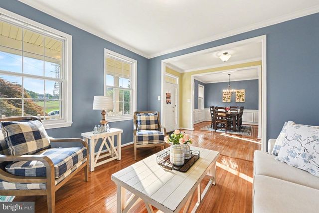 203 CRITTENDEN DR, Newtown, PA 18940