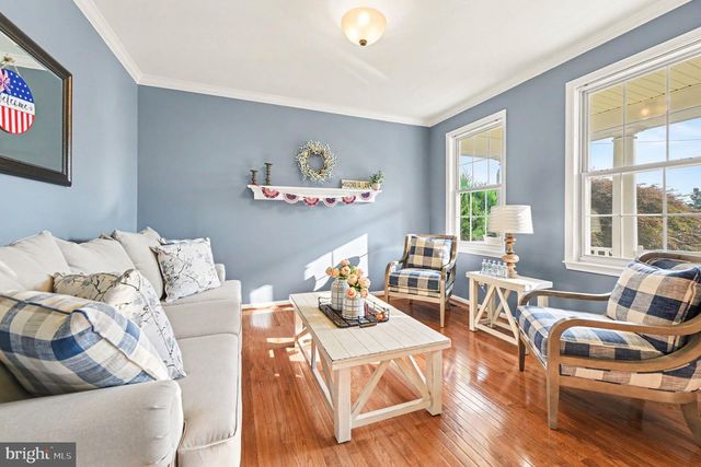 203 CRITTENDEN DR, Newtown, PA 18940