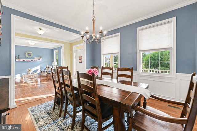 203 CRITTENDEN DR, Newtown, PA 18940