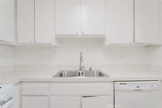 310 N Jackson Street 128, Glendale, CA 91206