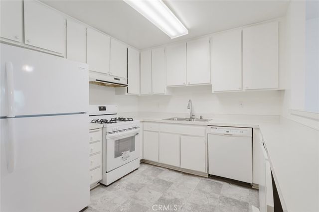 310 N Jackson Street 128, Glendale, CA 91206