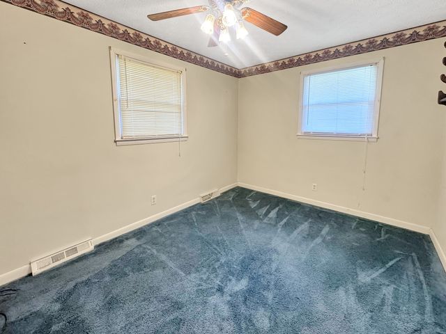 75 Towering Oaks Dr, Tennessee Ridge, TN 37178