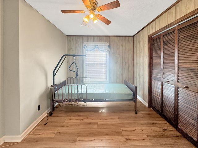 75 Towering Oaks Dr, Tennessee Ridge, TN 37178