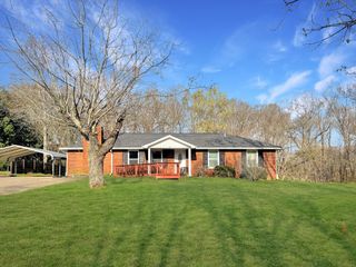 75 Towering Oaks Dr, Tennessee Ridge, TN 37178
