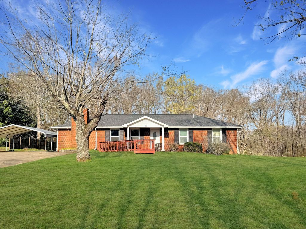 75 Towering Oaks Dr, Tennessee Ridge, TN 37178