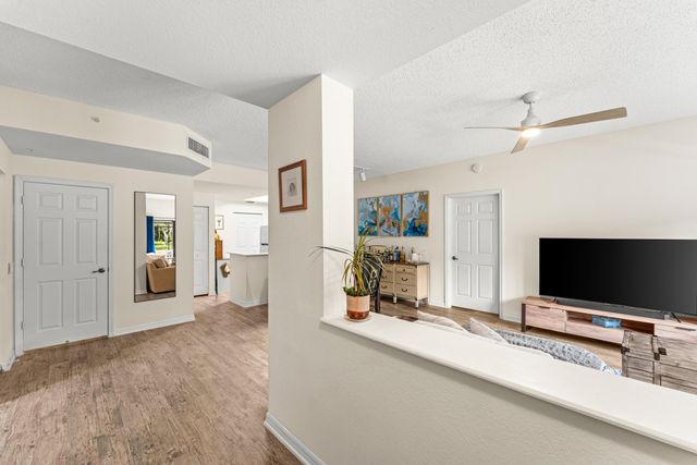 2801 Sarento Place 102, Palm Beach Gardens, FL 33410