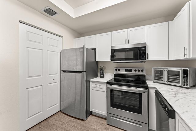 2801 Sarento Place 102, Palm Beach Gardens, FL 33410