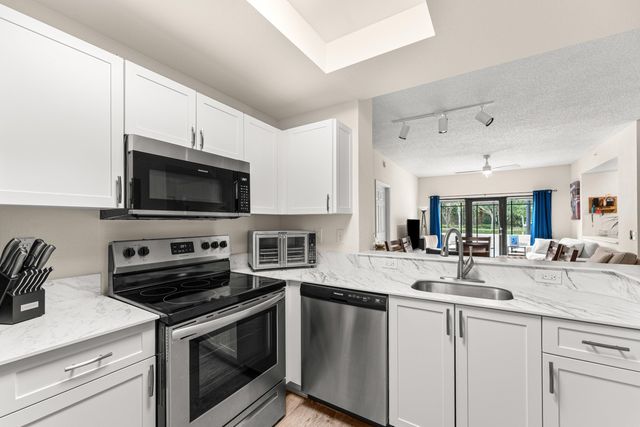 2801 Sarento Place 102, Palm Beach Gardens, FL 33410
