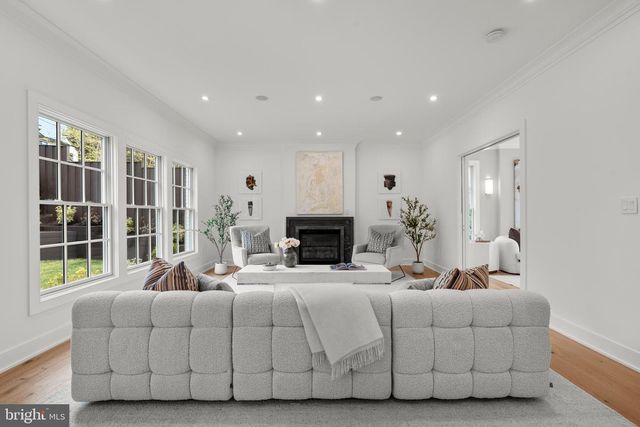 5117 YUMA ST NW, Washington, DC 20016