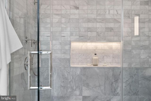 5117 YUMA ST NW, Washington, DC 20016