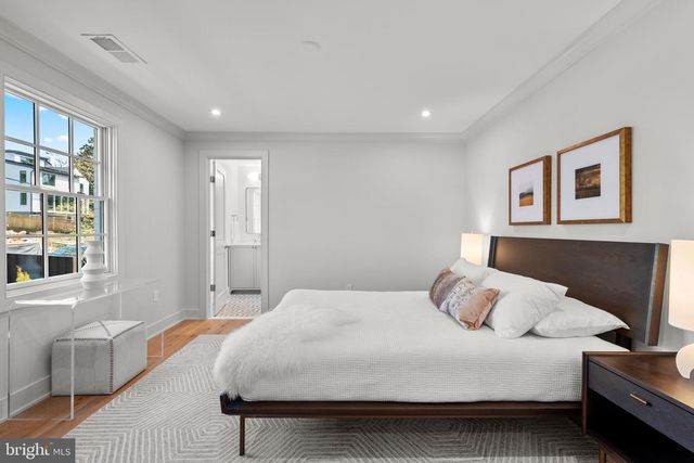 5117 YUMA ST NW, Washington, DC 20016