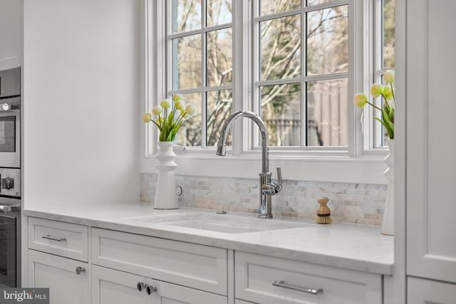 5117 YUMA ST NW, Washington, DC 20016