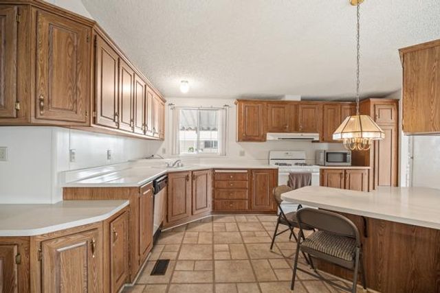 1551 6th #179 Avenue, Kingsburg, CA 93631