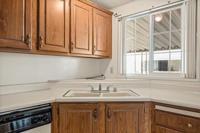 1551 6th #179 Avenue, Kingsburg, CA 93631