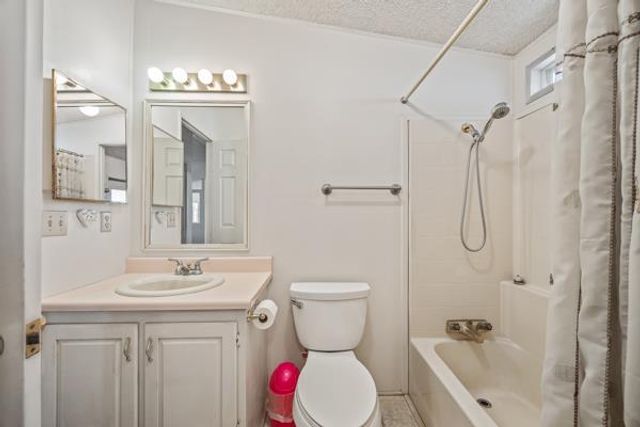 1551 6th #179 Avenue, Kingsburg, CA 93631