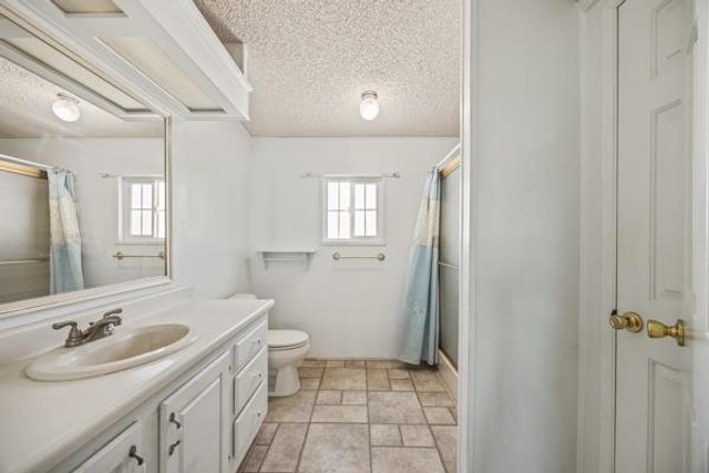 1551 6th #179 Avenue, Kingsburg, CA 93631