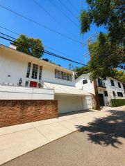 507 W Rustic Rd, Santa Monica, CA 90402