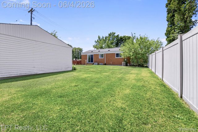 18181 Winwood Court, Brownstown Charter Township, MI 48193