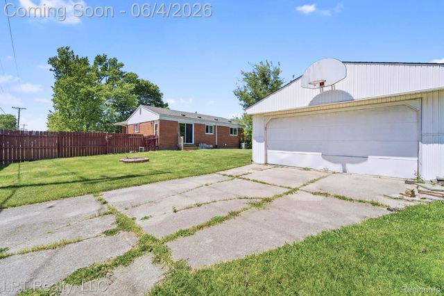 18181 Winwood Court, Brownstown Charter Township, MI 48193