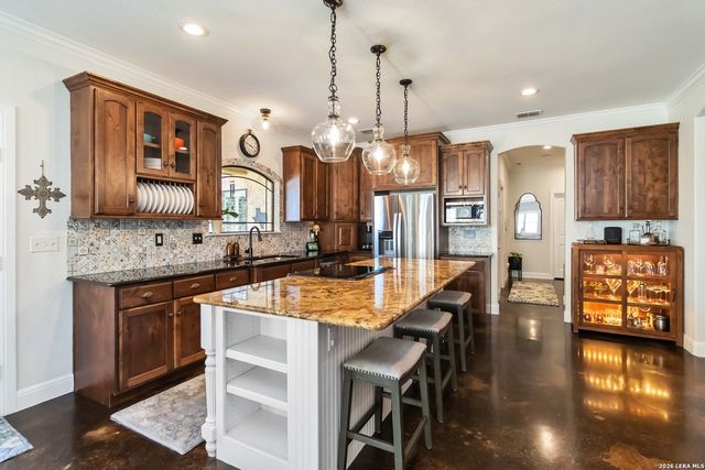 412 ELMWOOD DR, New Braunfels, TX 78130