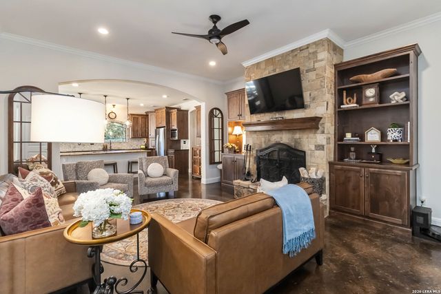 412 ELMWOOD DR, New Braunfels, TX 78130