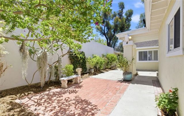 8332 Padrino, Huntington Beach, CA 92646