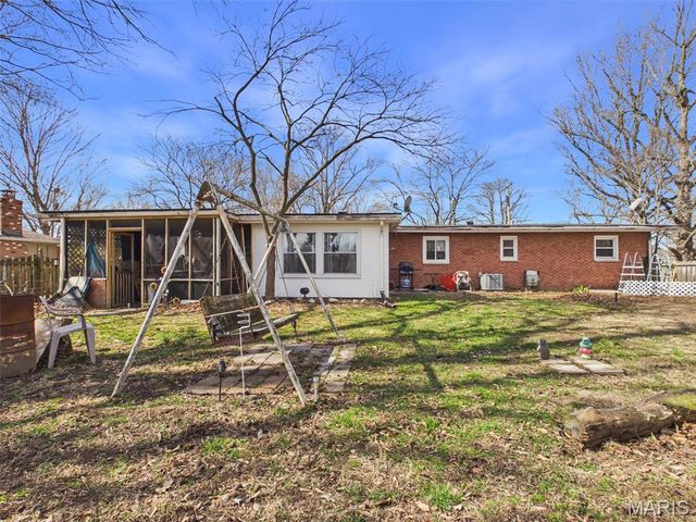 58 Harmon Drive, Lebanon, IL 62254