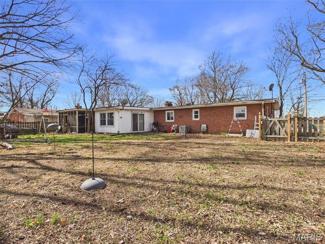 58 Harmon Drive, Lebanon, IL 62254