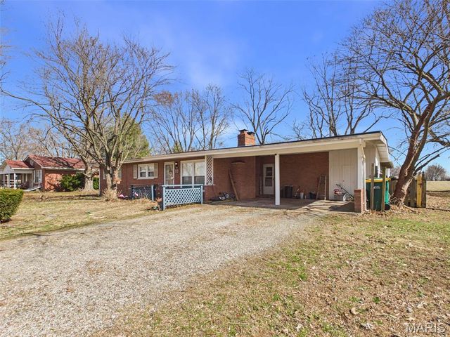 58 Harmon Drive, Lebanon, IL 62254