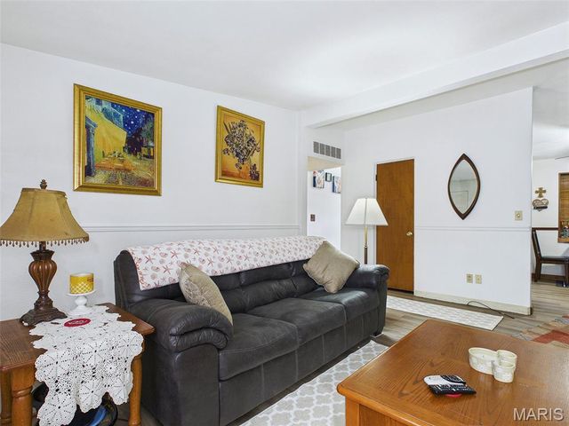 58 Harmon Drive, Lebanon, IL 62254