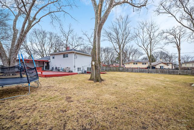 1923 E Pawnee Lane, Mount Prospect, IL 60056