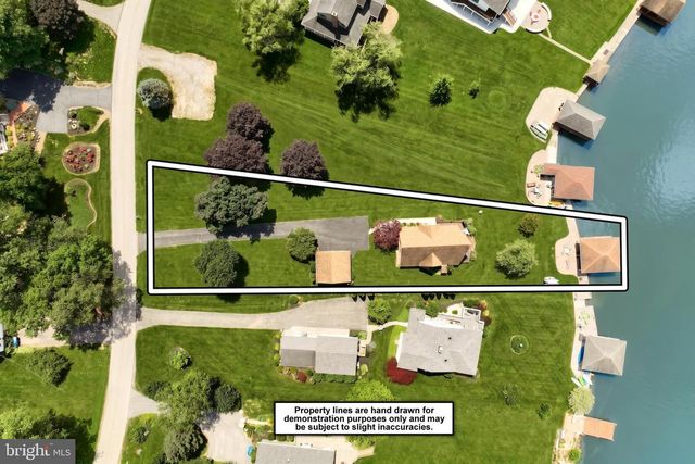 29 BRAGG DR, East Berlin, PA 17316