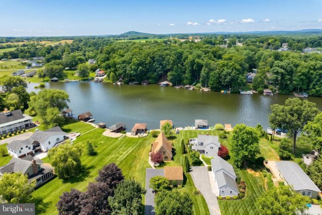 29 BRAGG DR, East Berlin, PA 17316