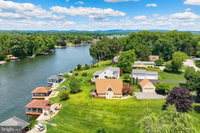 29 BRAGG DR, East Berlin, PA 17316