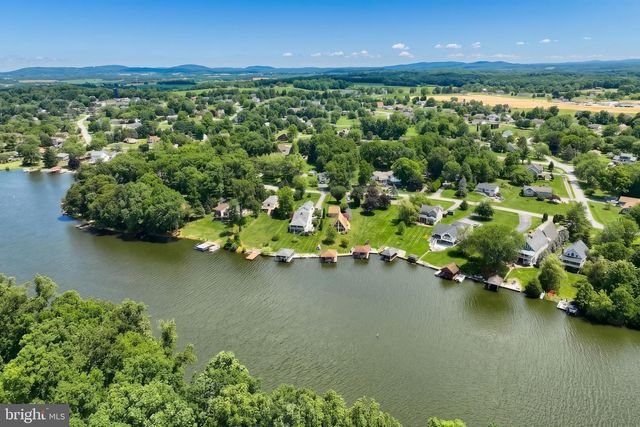 29 BRAGG DR, East Berlin, PA 17316