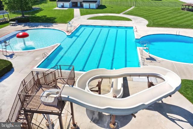 29 BRAGG DR, East Berlin, PA 17316