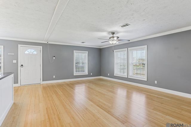 18014 Claudette Dr, Zachary, LA 70791