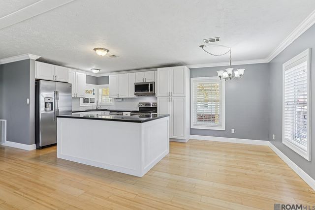 18014 Claudette Dr, Zachary, LA 70791