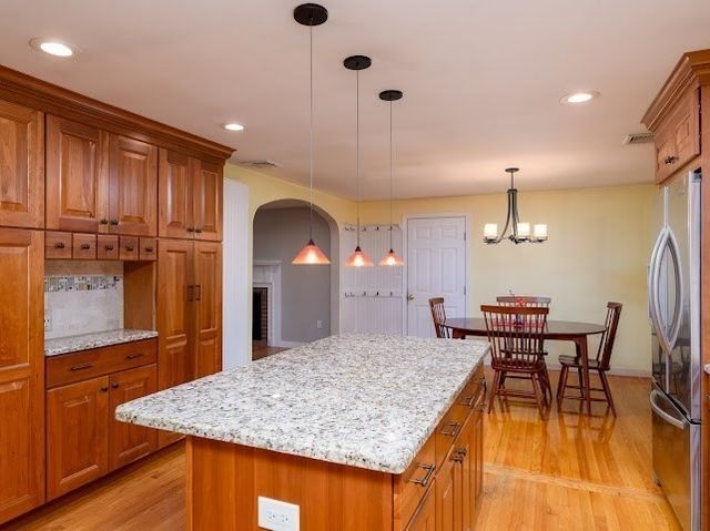 35 Vista Dr, Shrewsbury, MA 01545